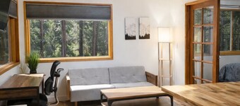 4min drive to Day Lodge and walk to trails! 1BR1BA