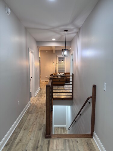 Retreat on Bridge Street - 3 Bed, 2 Bath Luxury Apartment