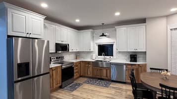 Micro-ondes, four, plaque de cuisson, lave-vaisselle