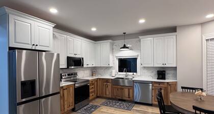 Retreat on Bridge Street - 3 Bed, 2 Bath Luxury Apartment