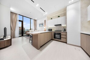 Apartment - Stayshort - Modern 1 Bedroom With Private Jacuzzi in JVC That Sleeps 2 (Dubai)