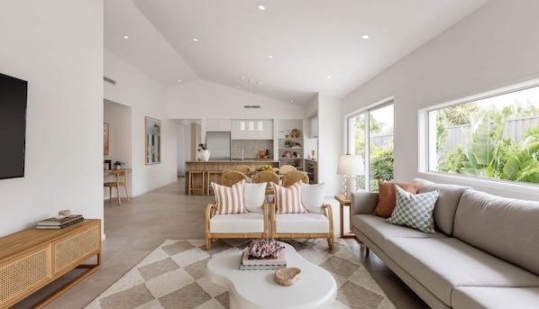 Living area - Elegant 3BR Home in Riga Center (Riga)