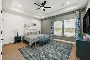 4 chambres, fer et planche à repasser, Wi-Fi, draps fournis