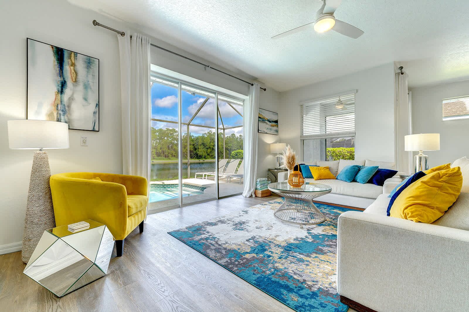 Fernseher, Tischfußball, Arbeitsbereiche