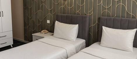 Standard enkelrum - utsikt mot staden | Skrivbord, arbetsyta för laptop och gratis wi-fi