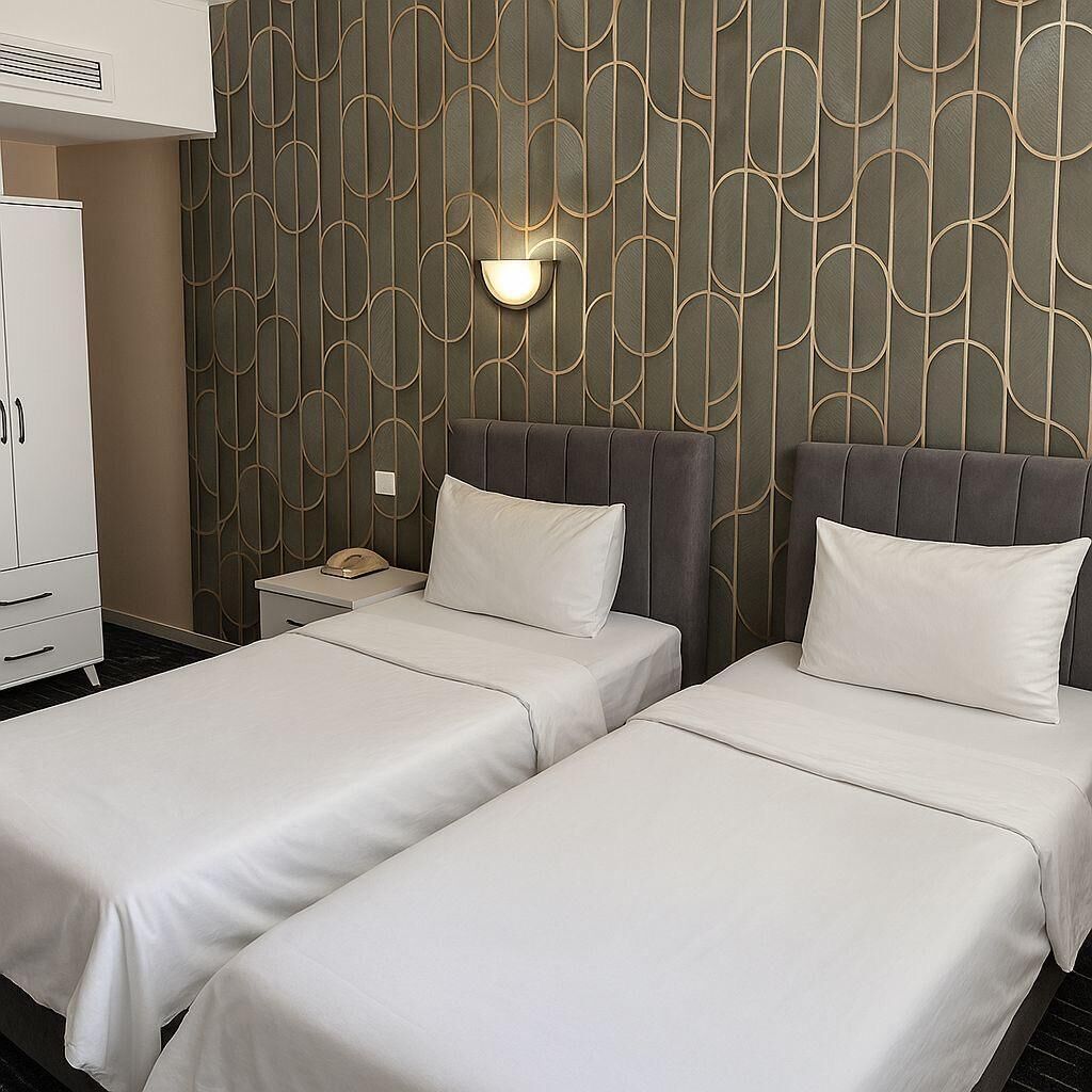 Een bureau, een laptopwerkplek, gratis wifi