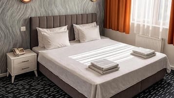 Desk, laptop workspace, free WiFi