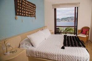 3 bedrooms, in-room safe, desk, iron/ironing board