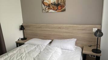 WiFi, bed sheets