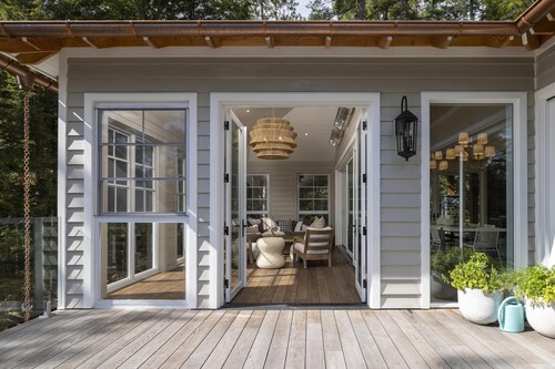 9+ bed 7 bath cottage on Lake Muskoka