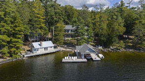 Marina - 9+ bed 7 bath cottage on Lake Muskoka (Bracebridge)