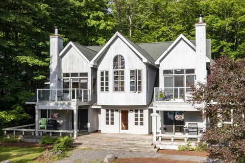 2 bed 1 bath Lodge on Port Cunnington