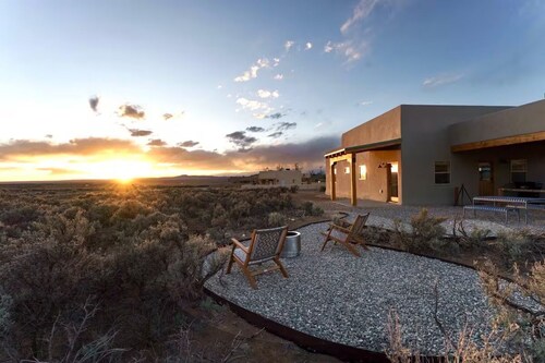 Modern Adobe, Kivas, Latillas, Fresh Open Concept