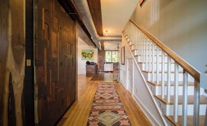 Interior - Historic 3BR in Downtown Charlottesville - Perfect for traveling professionals! (Charlottesville)