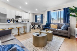 TV, ping pong - Vegas Vacation 5BD-Pool, Spa, Games, and More! (North Las Vegas)