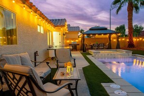 Pool - Vegas Vacation 5BD-Pool, Spa, Games, and More! (North Las Vegas)