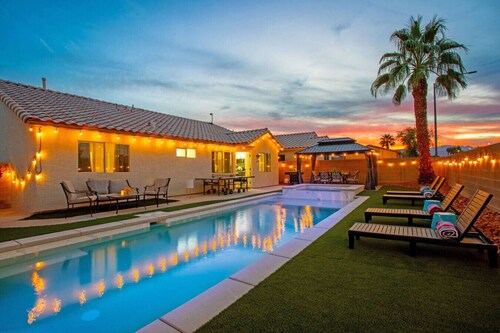 Vegas Vacation 5BD-Pool, Spa, Games, and More!