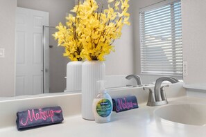 Hair dryer - Vegas Stays 5BD w/Games and Pool (North Las Vegas)