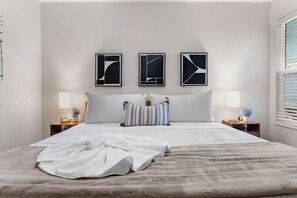 5 bedrooms, desk, iron/ironing board, travel cot - Vegas Stays 5BD w/Games and Pool (North Las Vegas)