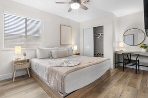 5 bedrooms, desk, iron/ironing board, travel cot - Vegas Stays 5BD w/Games and Pool (North Las Vegas)