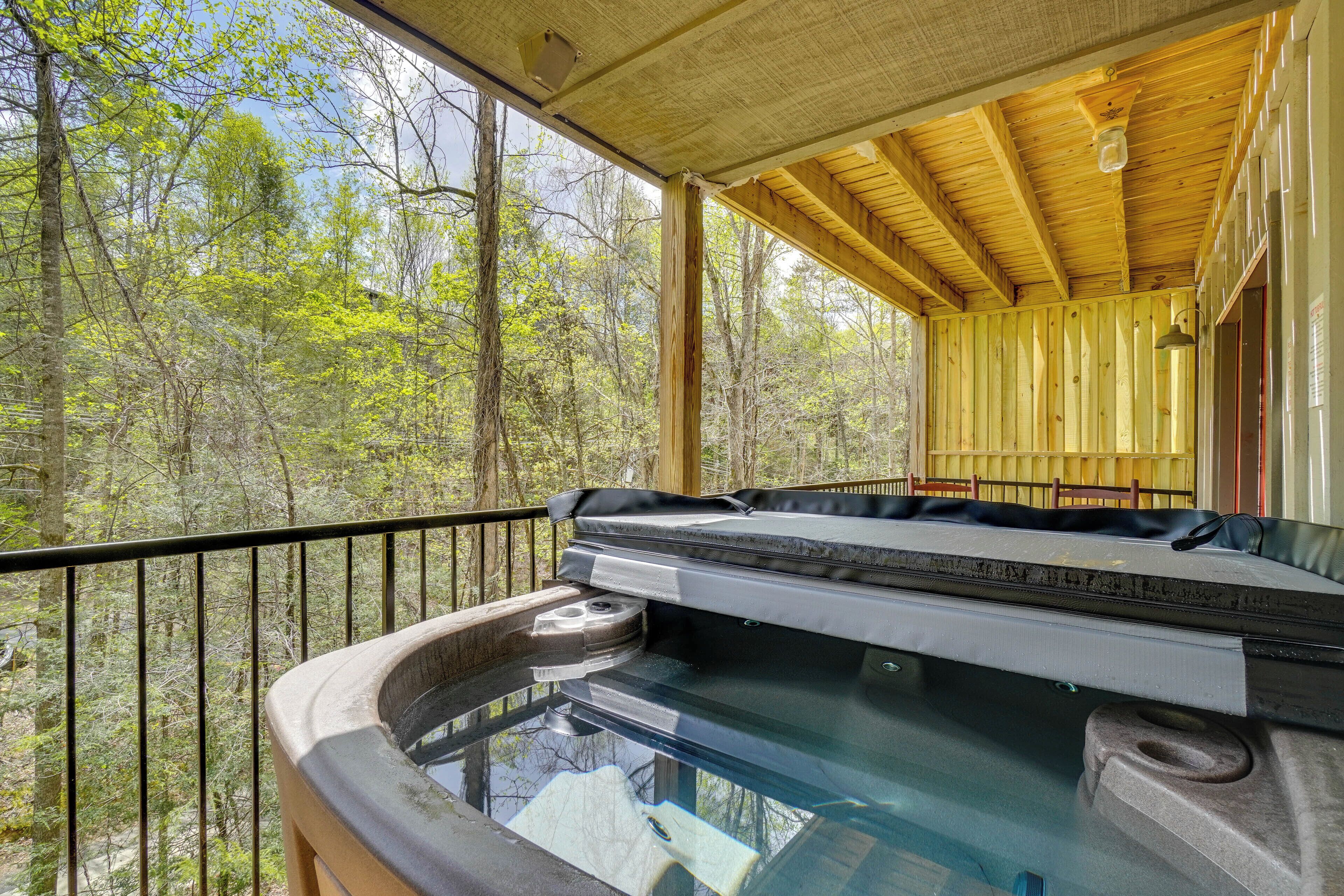 Bañera de hidromasaje al aire libre