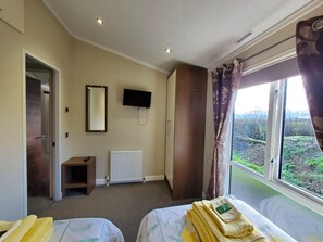 2 bedrooms, individually decorated, individually furnished, free WiFi - Plas Marchog Lodge (Pentraeth)
