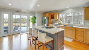 Coffee/tea maker, dishwasher, cookware/dishes/utensils, dining tables - Boone Lake Getaway 6 Mi to Bristol Speedway! (Piney Flats)