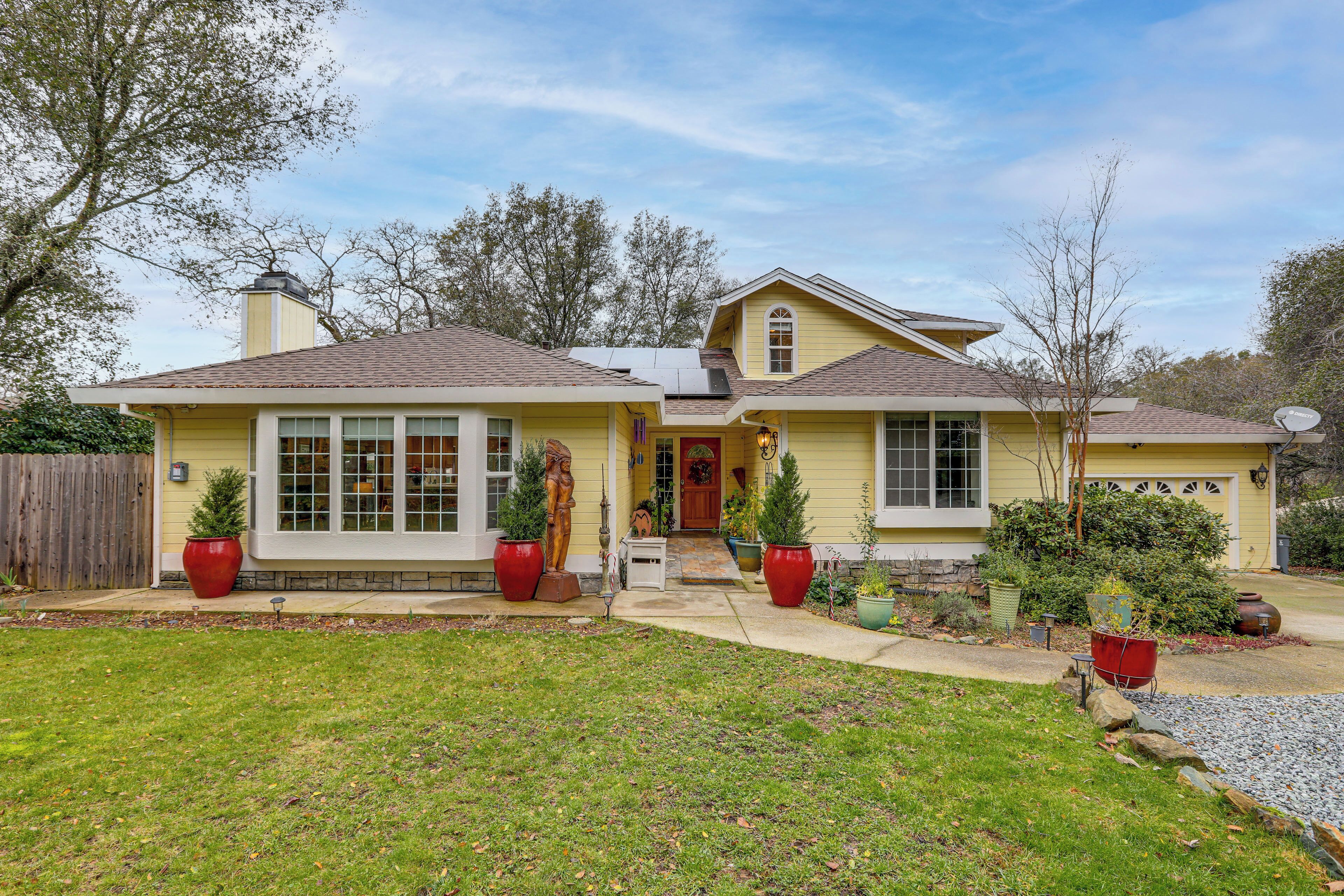 Auburn Vacation Rental | 3BR | 2BA | 2,065 Sq Ft | Steps Required