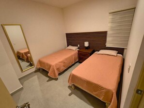2 bedrooms, Internet, bed sheets - 102 A Modern Living (Mazatlán)