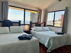 4 bedrooms, iron/ironing board, WiFi, bed sheets - Casa en Club de Golf Hacienda San Gaspar, Jiutepec, Cuernavaca, Mexico (Fraccionamiento Club de Golf Hacienda San Gaspar)
