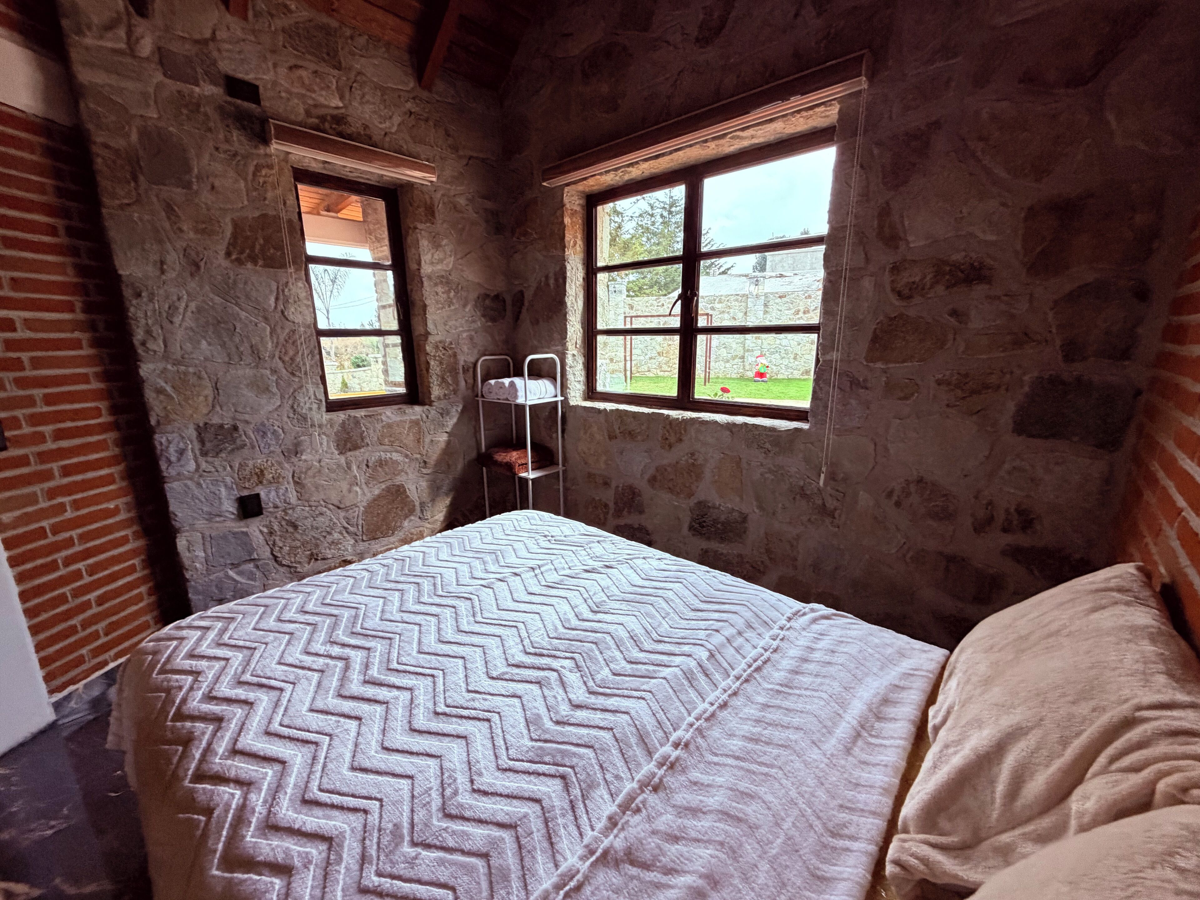 Romantic Room, Garden View | Down comforters, minibar, free WiFi, bed sheets