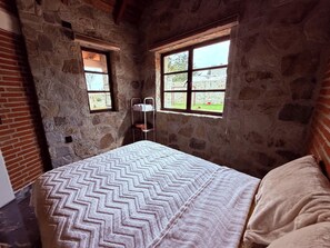 Romantic Room, Garden View
