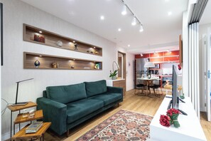 TV - Apartamento em Itaipava com Piscina e Academia (Petropolis)