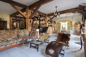 Interior - Casa de Campo Luxuosa c/ Piscina e Churrasqueira (Gravatá)