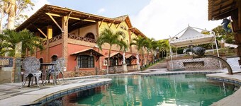 Casa de Campo Luxuosa c/ Piscina e Churrasqueira