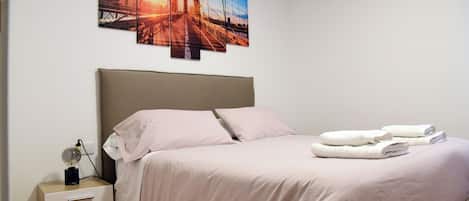 Iron/ironing board, WiFi, bed sheets