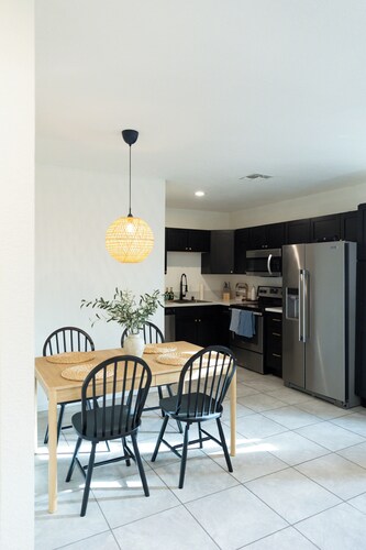 Charming 2 bedroom Lake Natoma Retreat