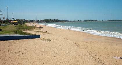 Casa Pet Friendly com Varanda e Churrasqueira