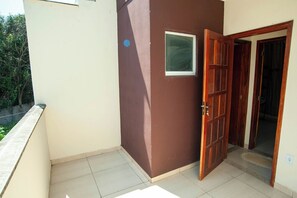 Exterior detail - Casa Pet Friendly com Varanda e Churrasqueira (Rio das Ostras)