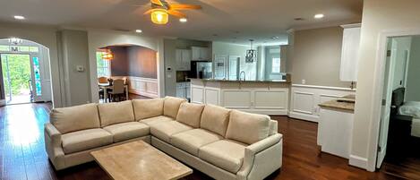 Televisie en een open haard