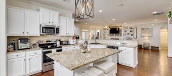 Peaceful 4-bedroom Home for Masters Weekend