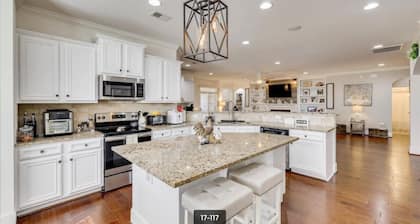 Peaceful 4-bedroom Home for Masters Weekend