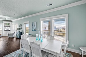 Dining - Near beach~BBQ Grill~Swing~Sweeping Deck~Updated (Bolivar Peninsula)
