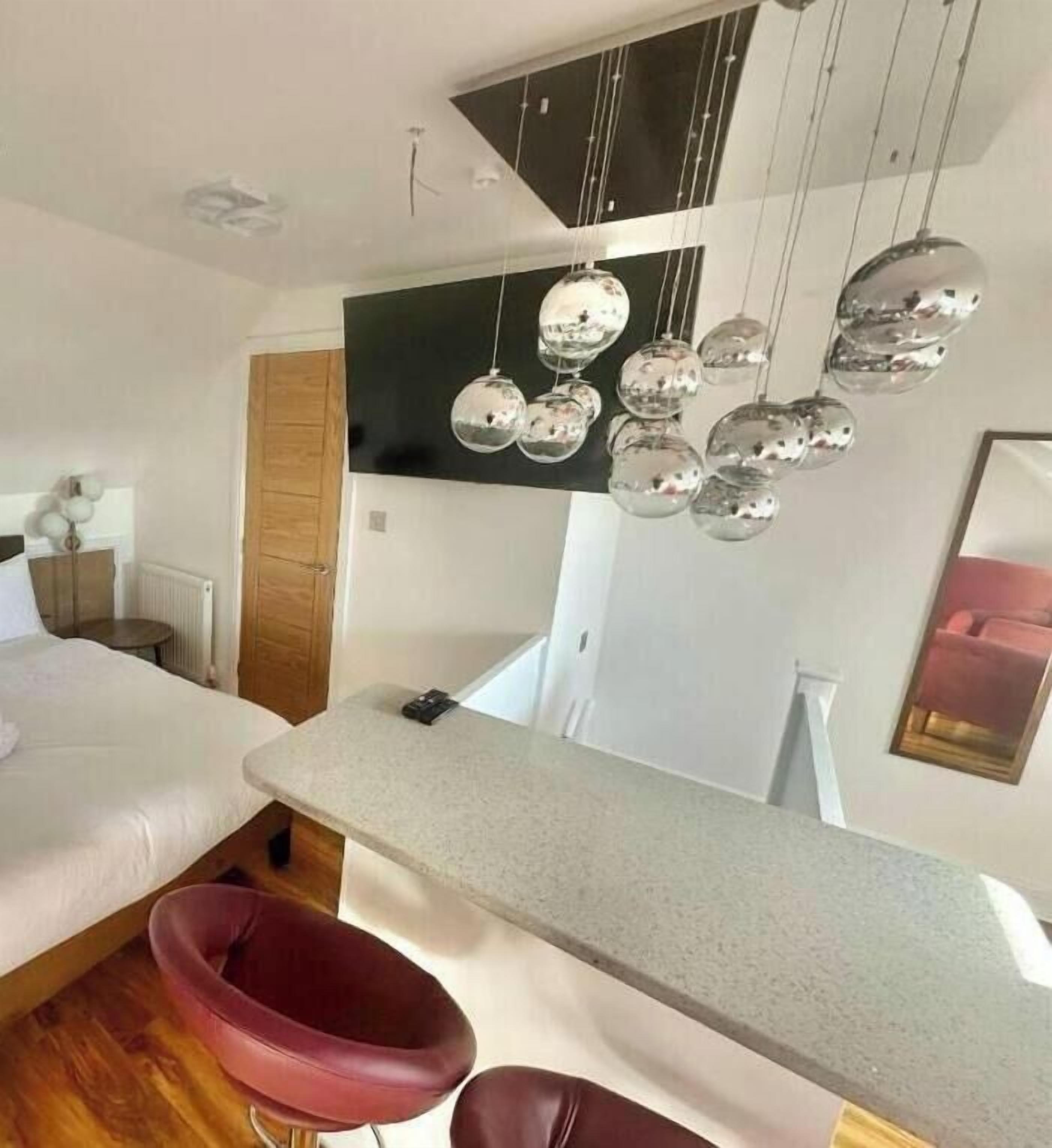 Desk, laptop workspace, iron/ironing board, free WiFi