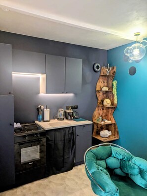 Fridge, microwave, oven, stovetop - Unique 3-level house • 2 suites • Near the beach (Saint-Jacut-de-la-Mer)