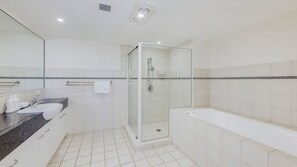 Shower, jetted bath, hair dryer, towels - Bargara Coastal Escape – Modern 3 Bedroom Penthouse with Sea Views (Bargara)