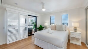 3 bedrooms, iron/ironing board, WiFi, bed sheets - Bargara Coastal Escape – Modern 3 Bedroom Penthouse with Sea Views (Bargara)