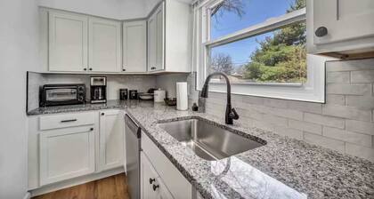 Bright pet-friendly home w/ private backyard