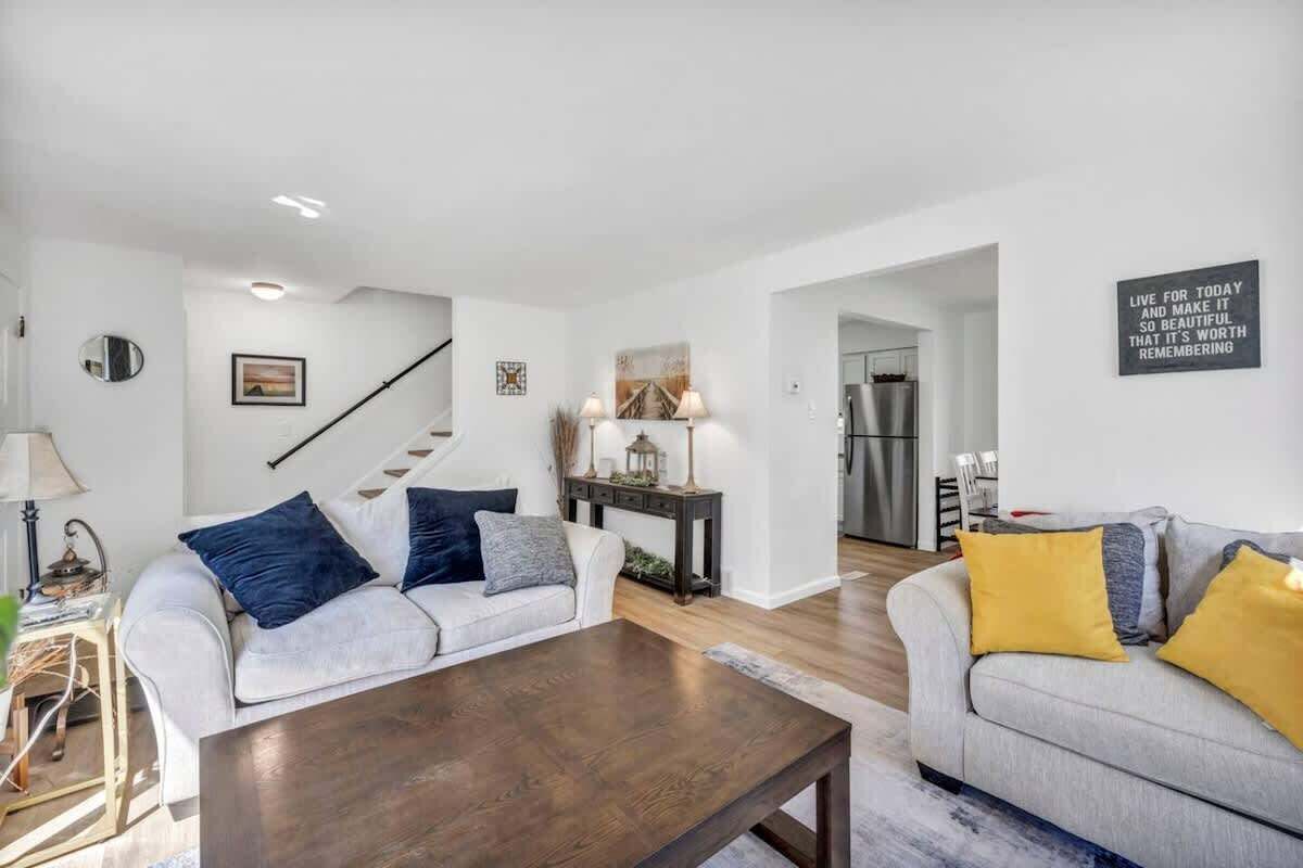 Een televisie en een kantoor