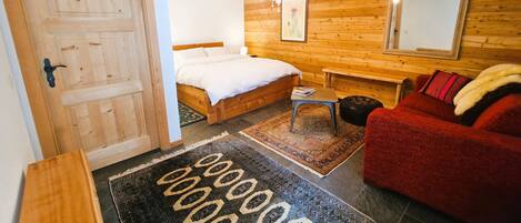 3 slaapkamers, een strijkplank/strijkijzer, gratis wifi, beddengoed